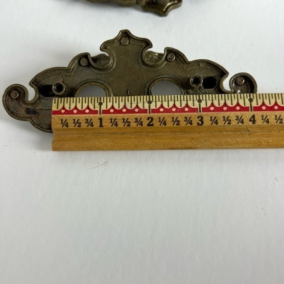 Vintage metal drawer pulls hardware replacement knobs furniture refinishing - Picture 4 of 10